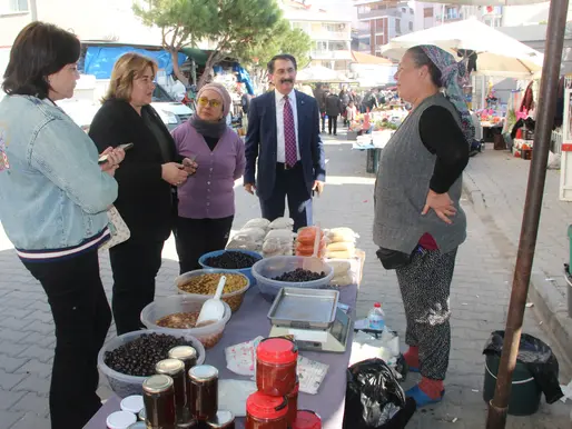 Belediye Başkan Adayları Çarşı Pazar Halktan Destek İstiyor.
