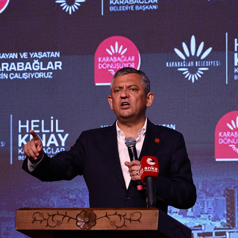 Özgür Özel’den Karabağlar’da dönüşüm sözü: "Anahtarları 3 yıl dolmadan teslim edeceğiz”