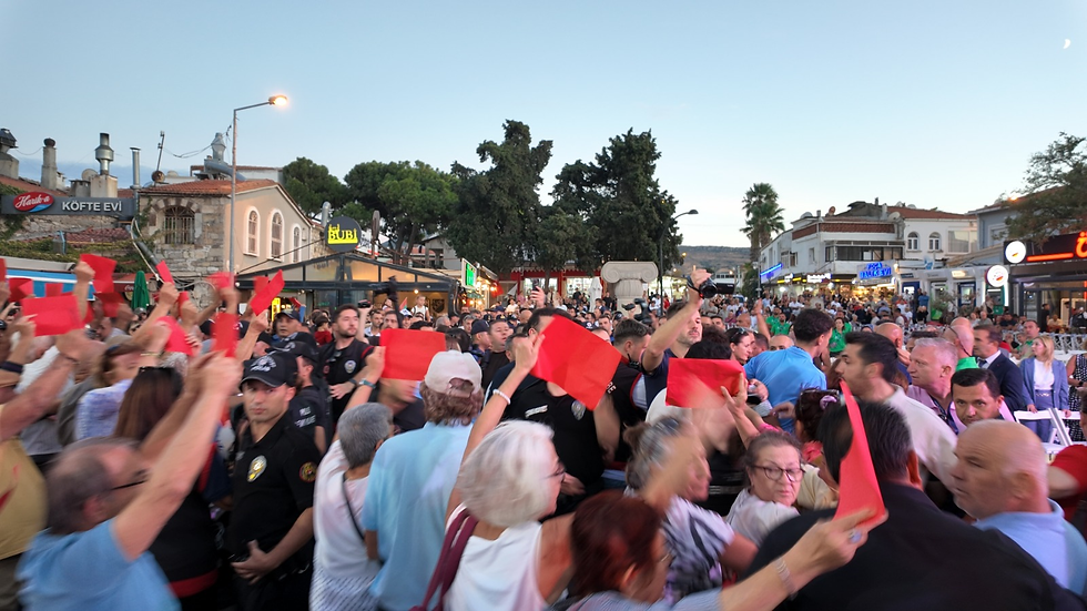 Şampiyona açılışında Saniye Bora Fıçı’ya kırmızı kartlı protesto