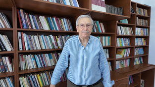 Foça'da Foçalı yazar-şair Hüseyin Yurttaş Kitaplığı açıldı