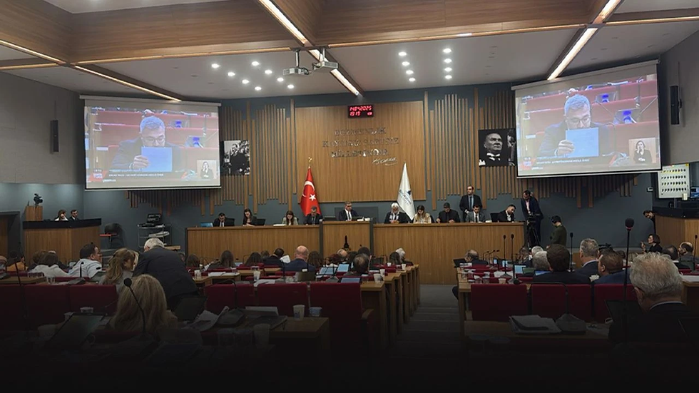 İzmir Büyükşehir Meclisi’nde Grup Koltukları Yenilendi!