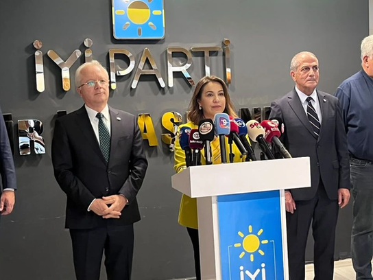 İYİ Parti’den AK Parti transferlerine tepki: “İzmirlinin iradesi pazarlık konusu değil”