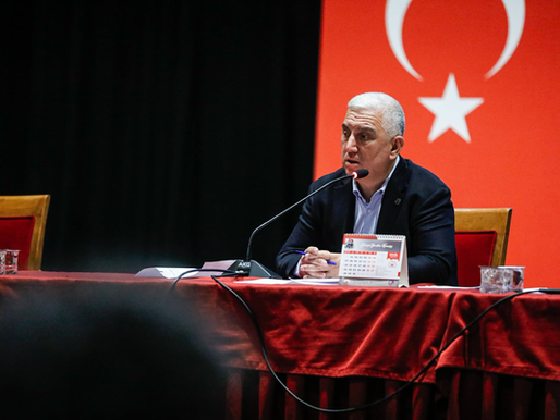 Bergama Meclisi’nde tansiyon yükseldi: “Superman performansı” tartışması!