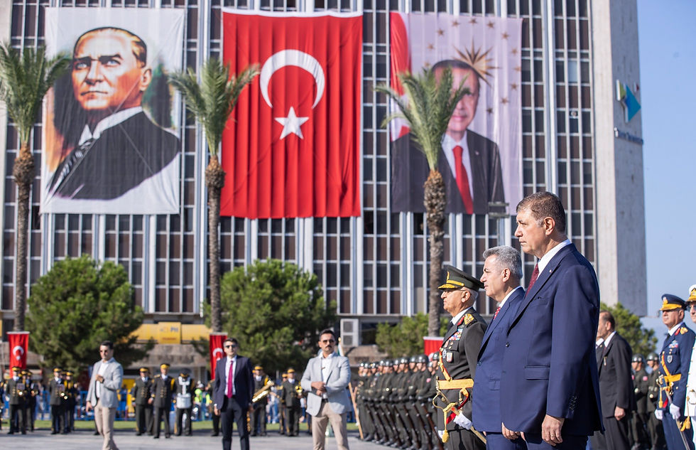 İzmir’de 30 Ağustos Coşkusu Cumhuriyet Meydanı’nda