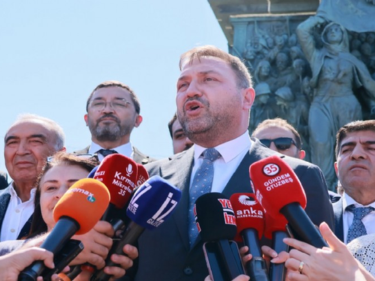Utku Gümrükçü'den Net Mesaj: "CHP'den Ayrılan Herkes Siyasi Rakibimiz"