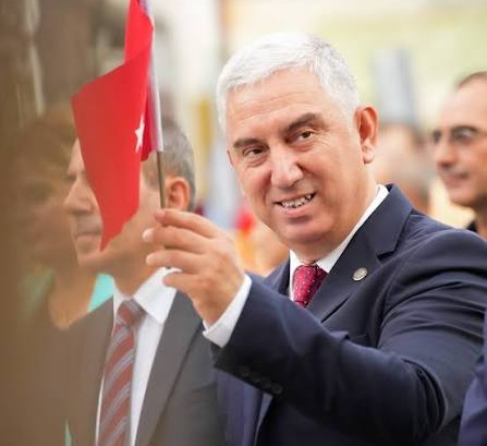 Tanju Çelik: "Meclis Üyelerimizle Birlikte YENİ Parti Çatısı Altında Yolumuza Devam Etme Kararı Aldık"
