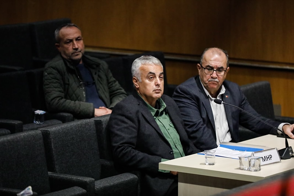 Bergama Meclisi’nde Hizmet Düellosu! Tanju Çelik’ten Sert Yanıt: “Kendimize hakaret sayarız”