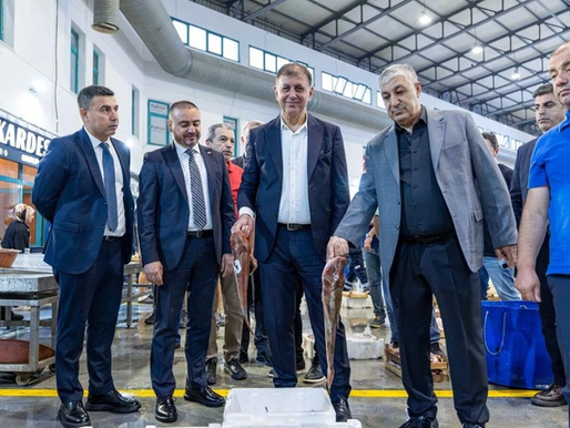 İlk mezat Başkan Cemil Tugay’dan!