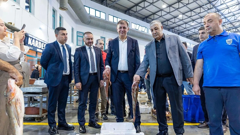 İlk mezat Başkan Cemil Tugay’dan!