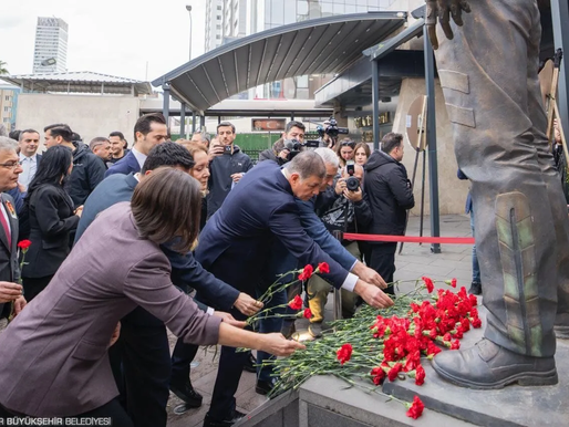 İzmir kahramanlarını unutmadı: Şehitler Fethi Sekin ve Musa Can anıldı
