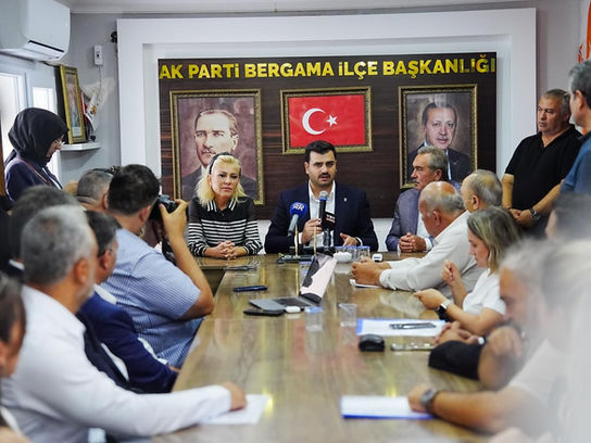 Eyyüp Kadir İnan: “Biz Bergama’ya İZBAN’ı taşımak için çalışıyoruz, onlar İzmir’in çöpünü taşımak için”