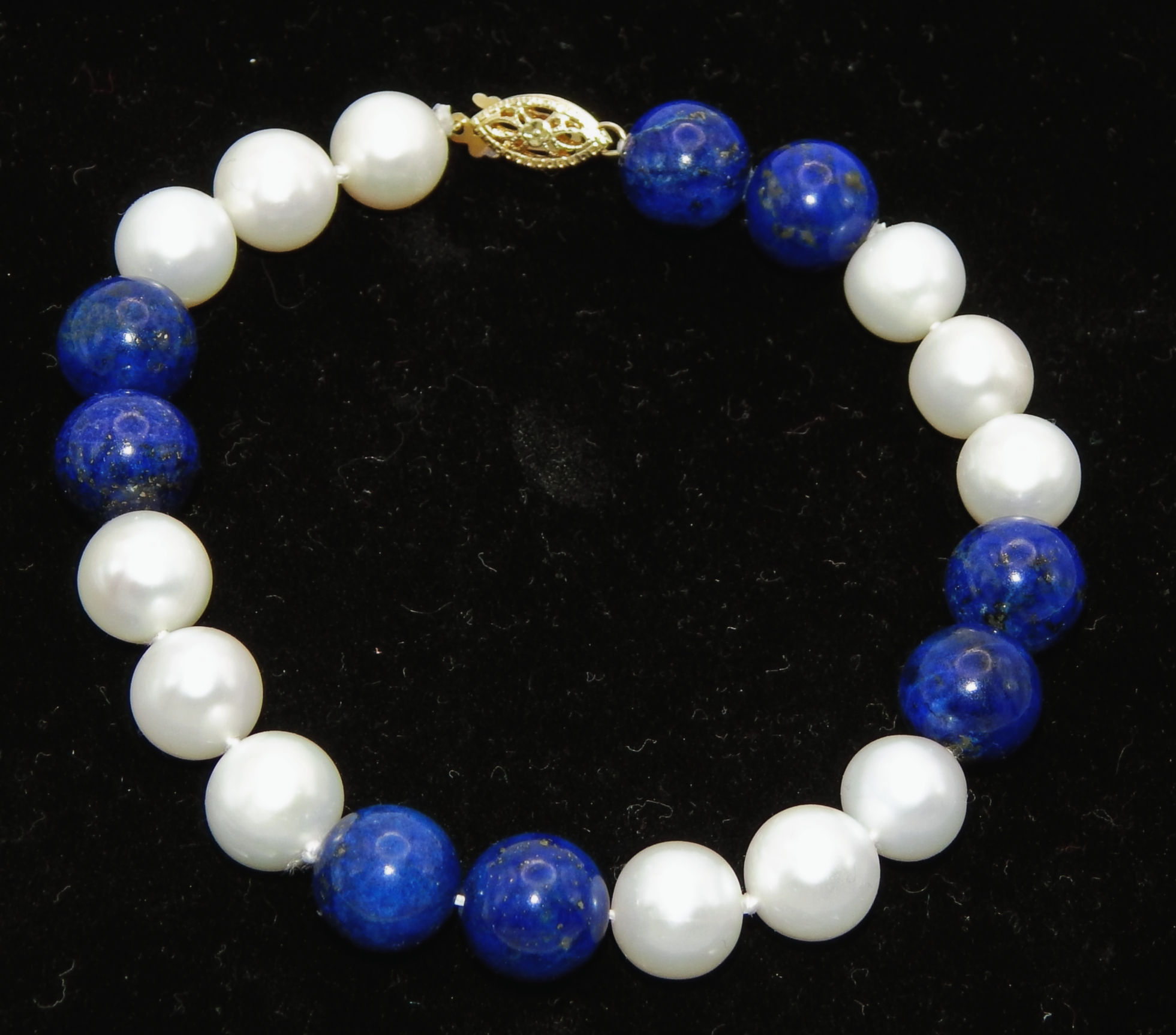 Fabulous 'gem quality' lapis & pearl bracelet with 14k gold clasp