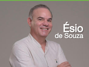 Dia de celebrar o aniversário do Dr. Ésio de Souza, Diretor Financeiro do Práxis