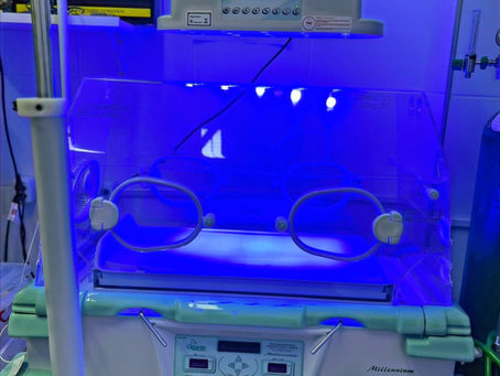 Nova aquisição no HGLAS: aparelho de fototerapia e incubadora neonatal