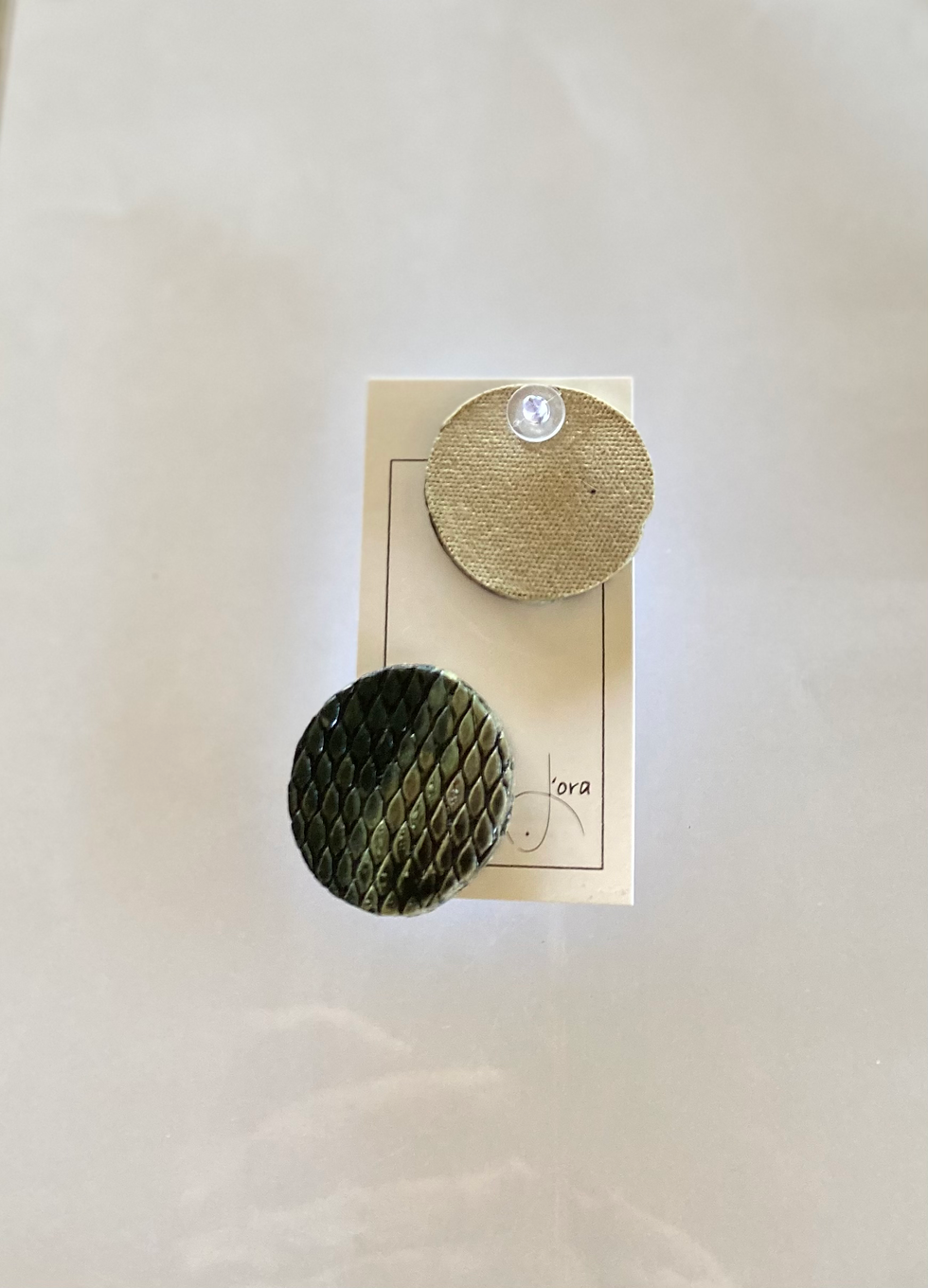 Miniatura: Brinco Pino Geométrico  Cerâmica Disco Textura  Mescla Verde e Preto