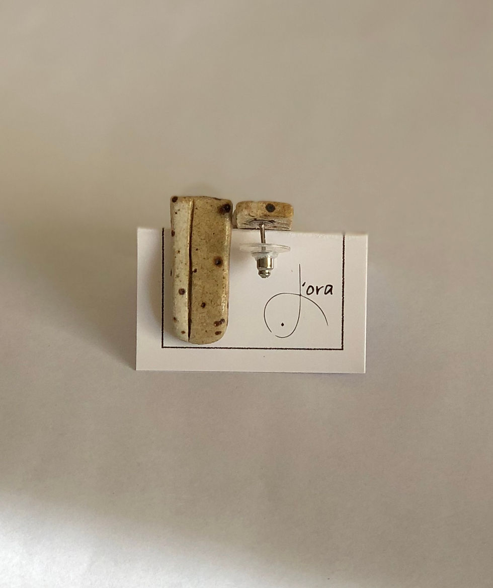 Miniatura: Brinco Pino Geométrico  Cerâmica  Onda  Creme e Caramelo