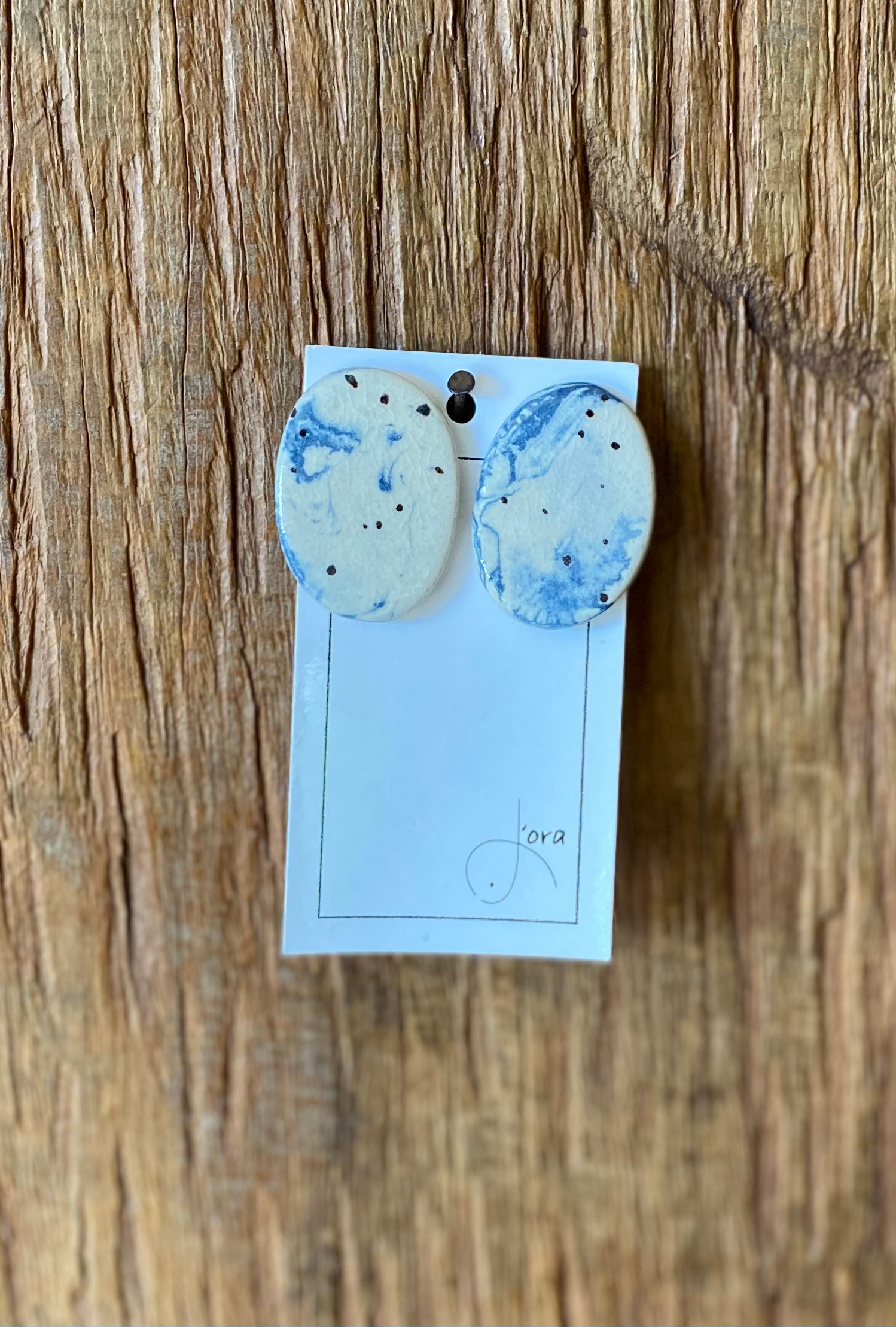 Brinco Pressão Geométrico Elipse Mescla Creme e Azul