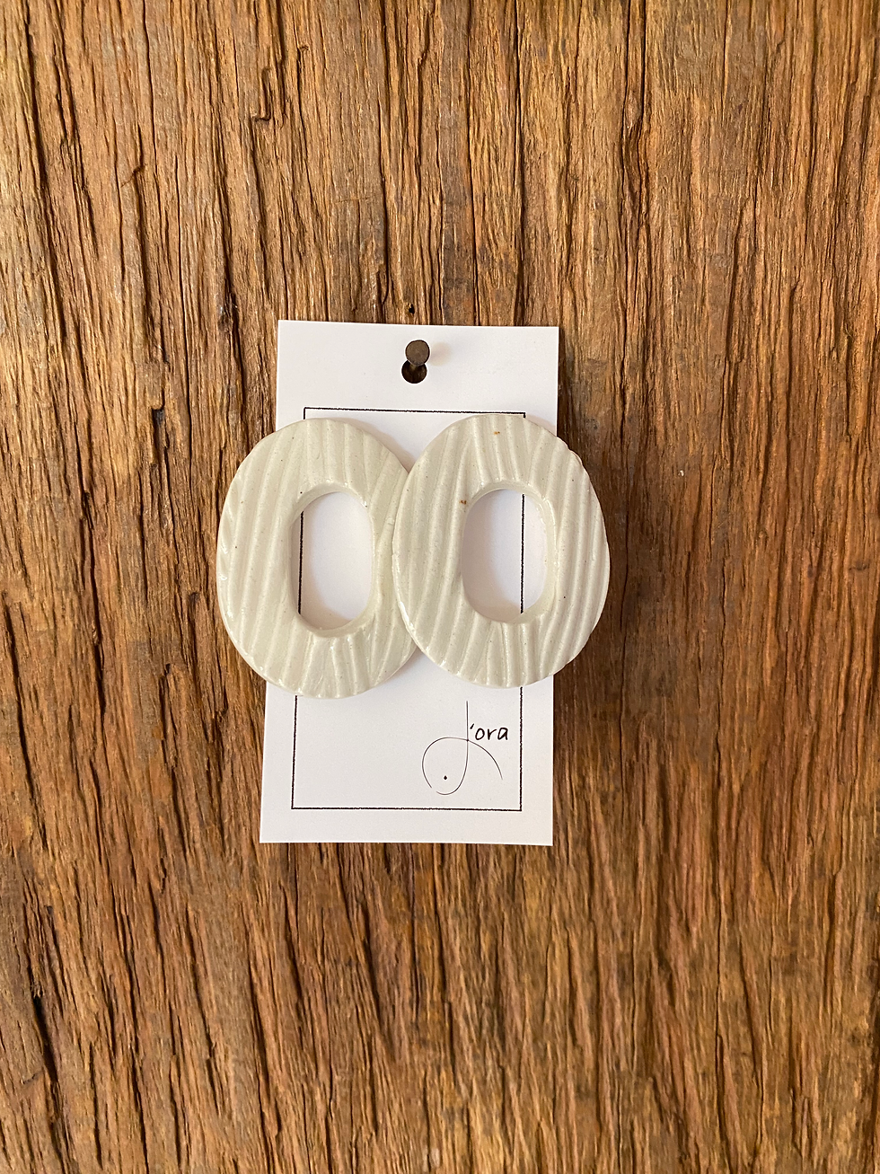 Brinco Pino Geométrico Cerâmica Oval Mosaico Branco