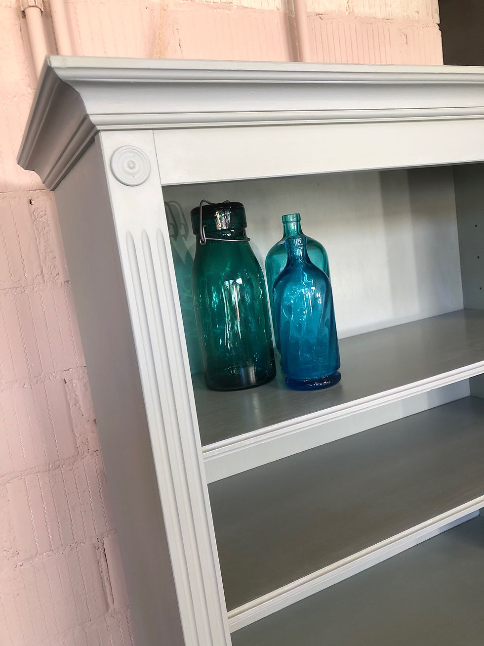 Miniaturbild: vintage Bücher Regal hell Detail Kranz