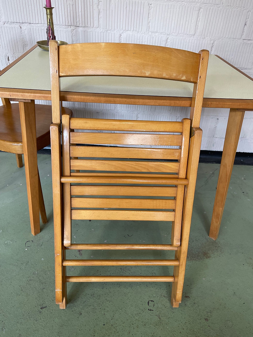 Miniaturbild: Klappstuhl hinten