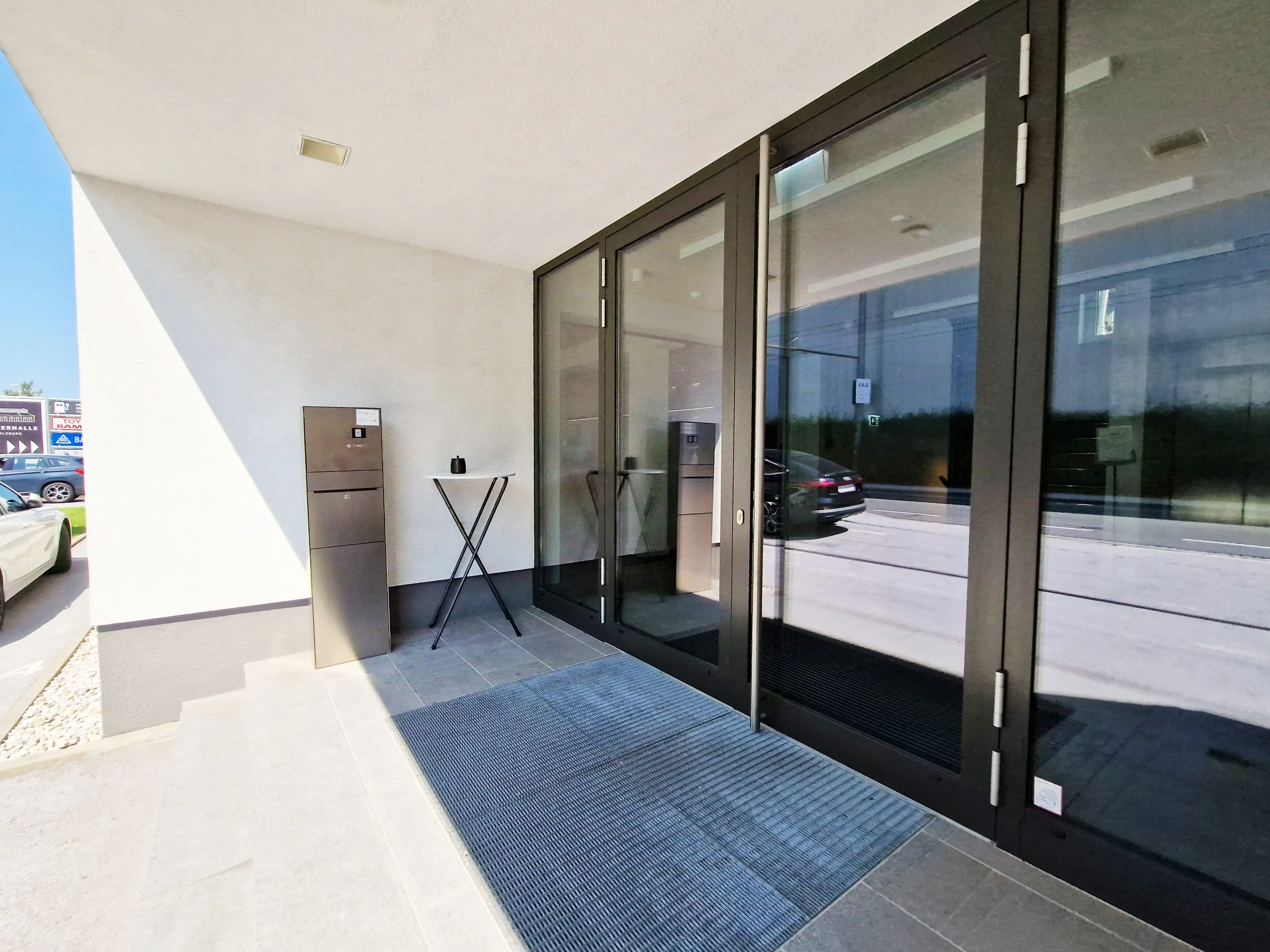 20250811_Building Entrance 05.webp