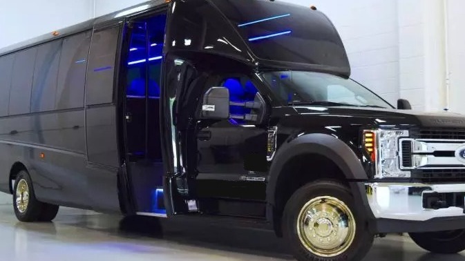 CharlotteLUX Black Party Bus