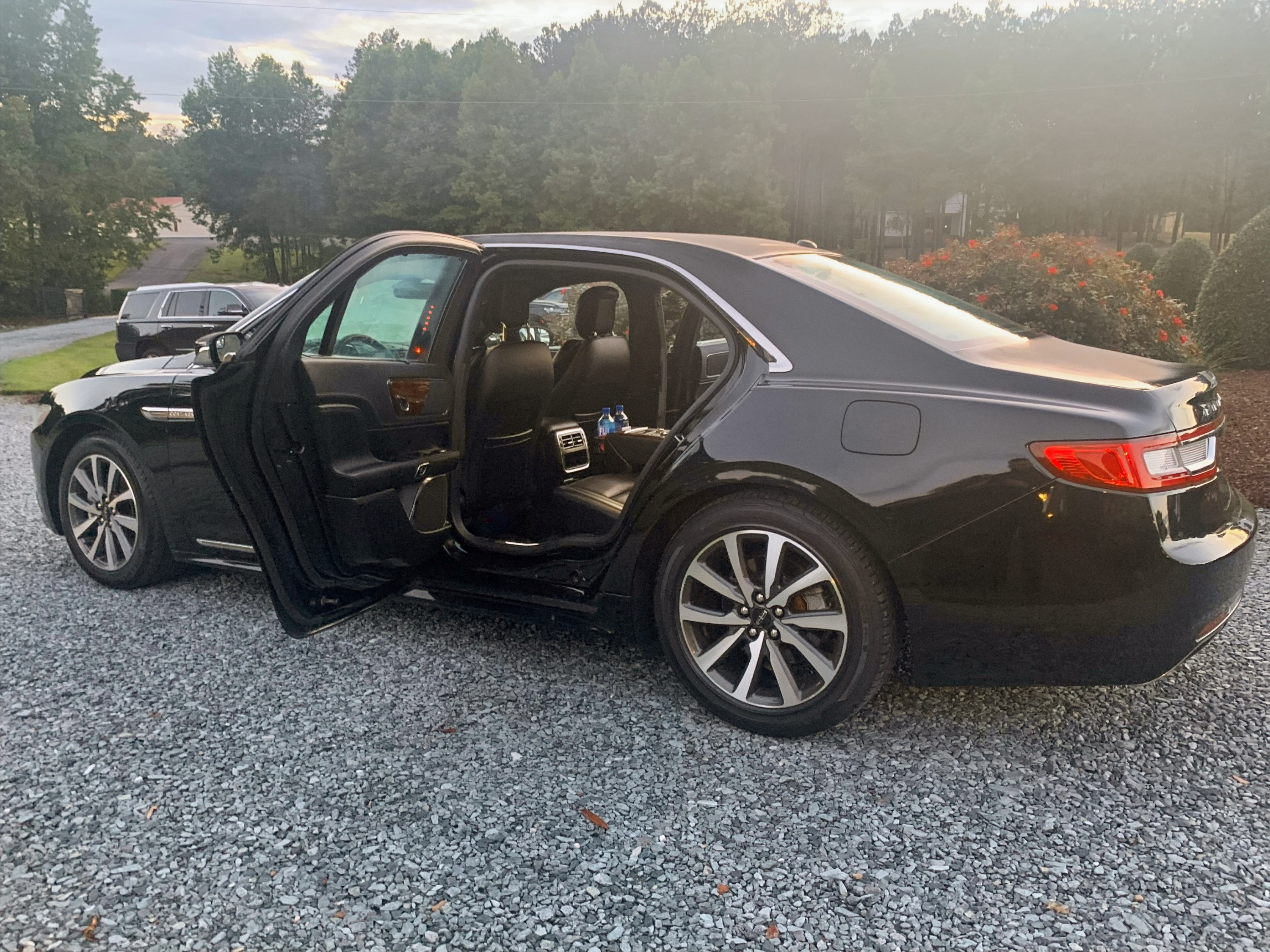 CharlotteLUX Luxury Sedan 4