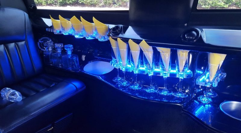 CharlotteLUX Stretch Limo Ameneties