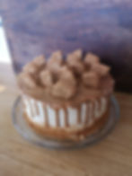 8" (20cm) cakes start from €40