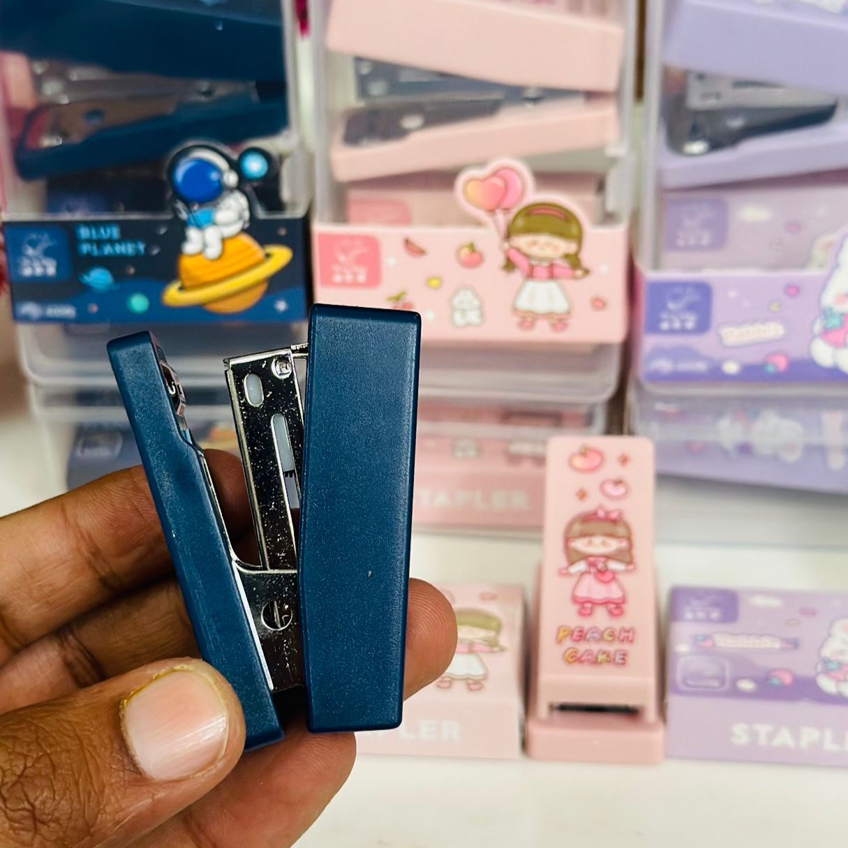 Steel stapler with pins for Kids