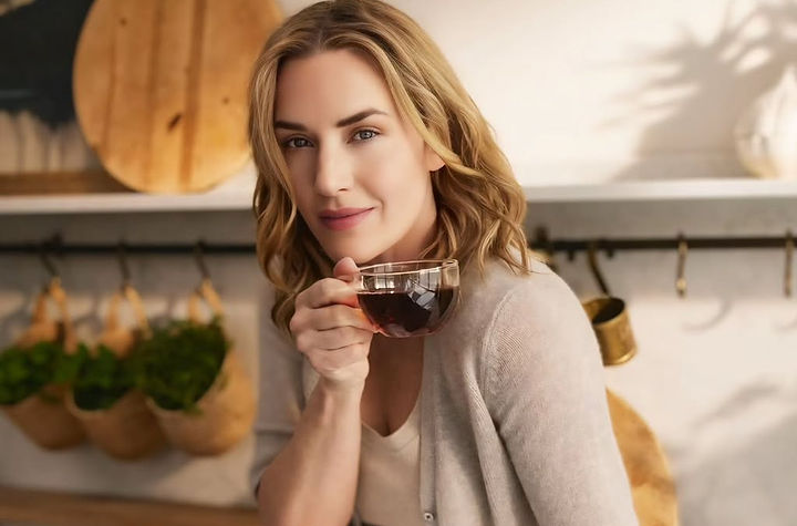 Kate Winslet says a drama teacher once told her to accept “fat girl” roles, recalling early body-shaming during a BBC interview.