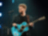Alex Warren Faces Technical Issues During Grammy Debut Performance