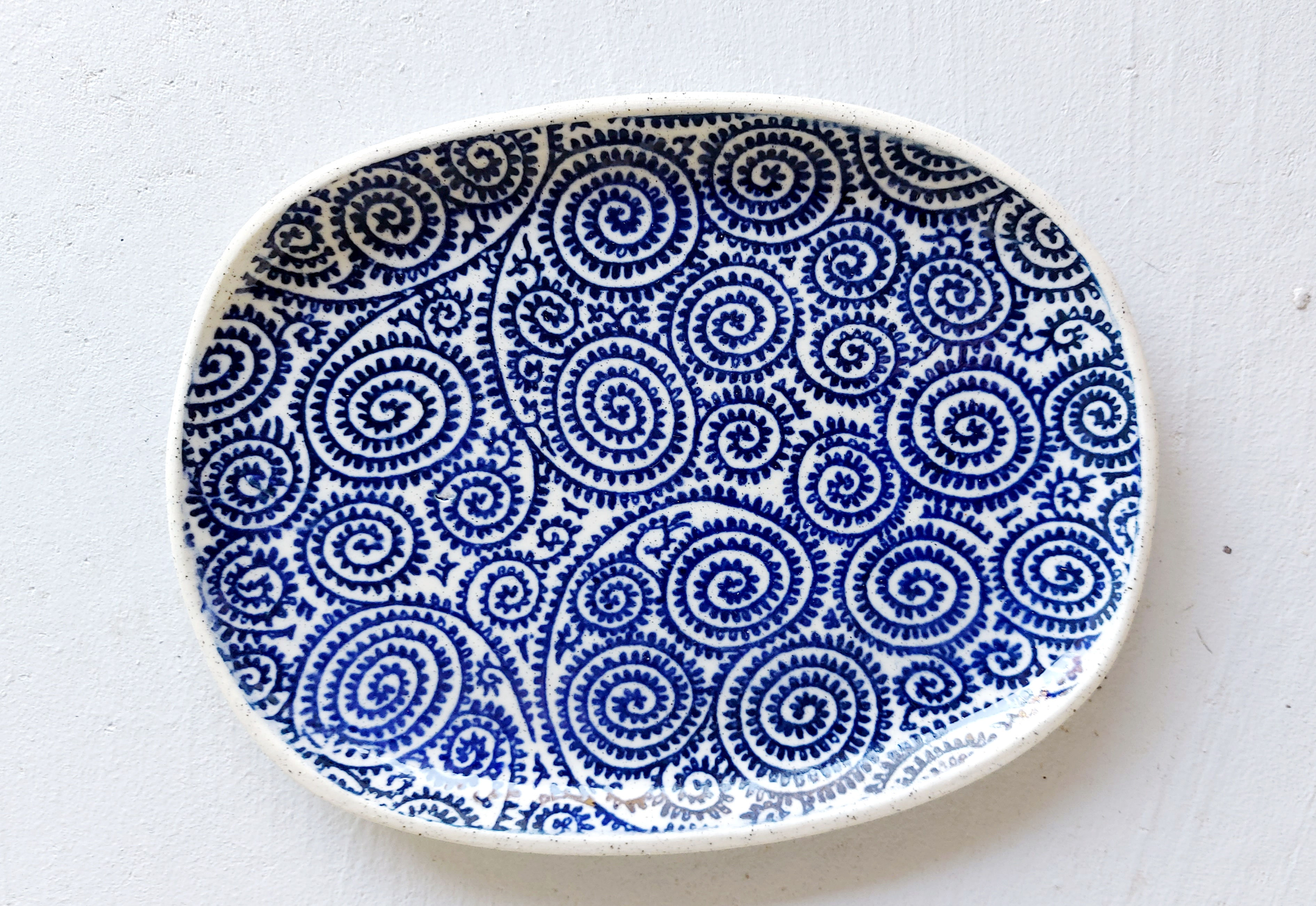 Platter with blue pattern 