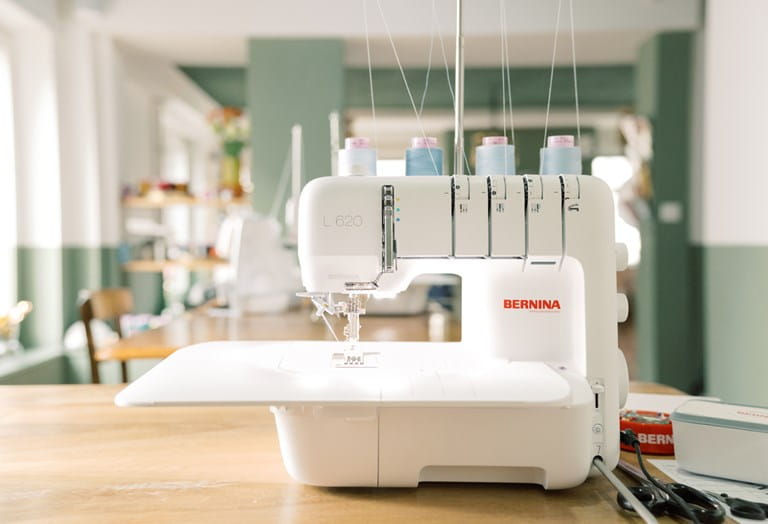 Thumbnail: Bernina L620 coverlock