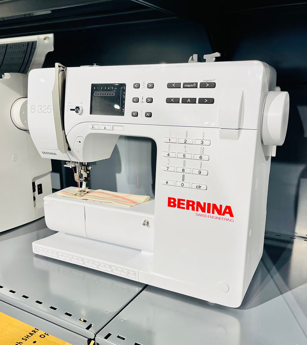 Thumbnail: Bernina 325 naaimachine