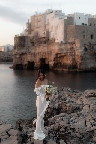 Sunrise ceremony elopement at Puglia Italy