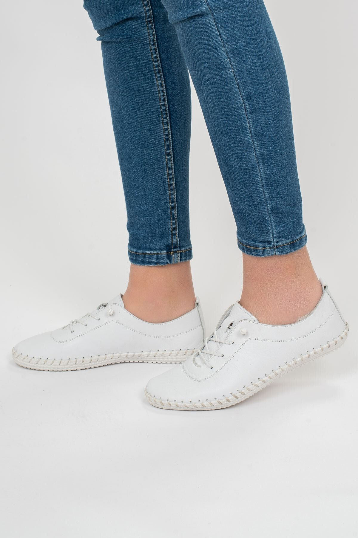 Kadın Hakiki Deri Beyaz Rahat Babet