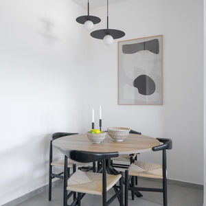 צילום עיצוב פנים לפינת אוכל בדירה של דניאל לוי