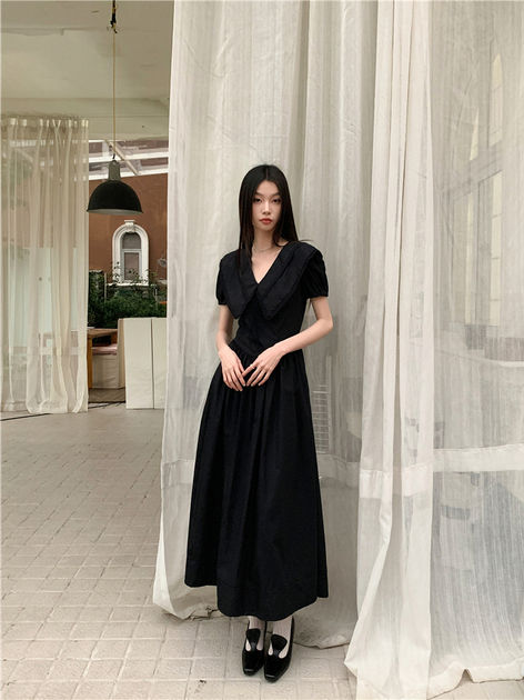Puff Sleeve Modest Dress, Black Cotton Blend A-Line Midi, V-Neck Pullover