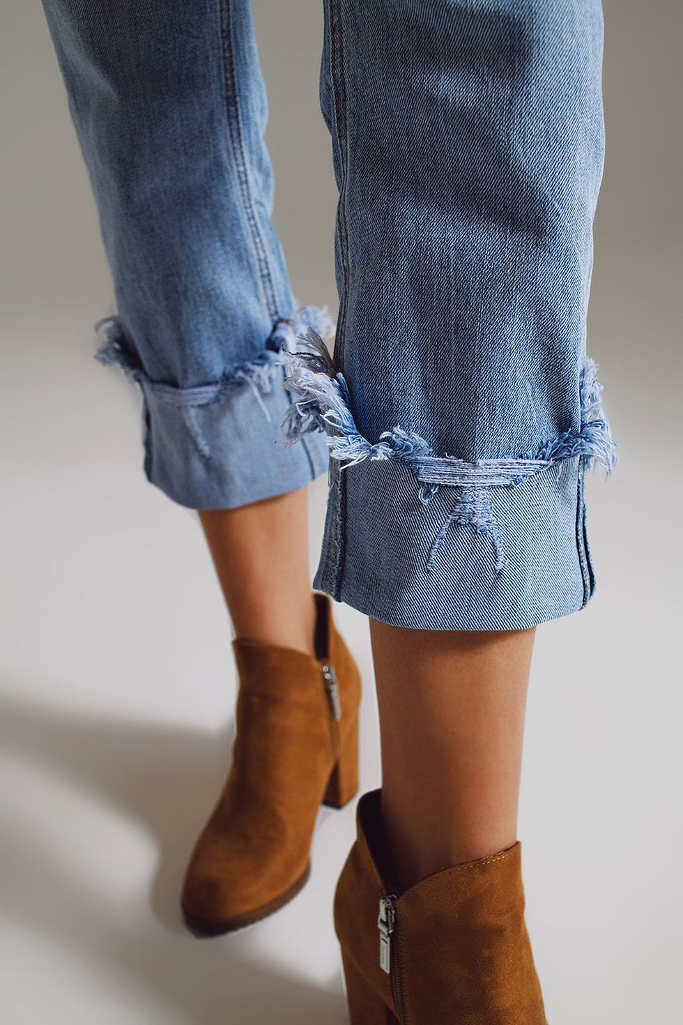 Thumbnail: Straight Leg Jeans With Distressed Hem in Light Blue