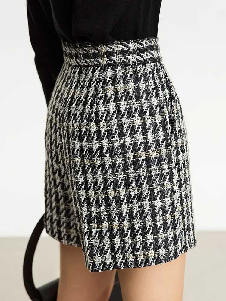 Plaid Patchwork Shorts with - Minimalist Winter Fashion