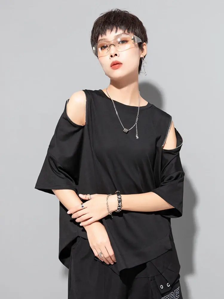 Soft, comfy O-neck tees by Cusuti. Cotton-polyester blend with slight stretch. Classic colors (black, white) for spring/summe