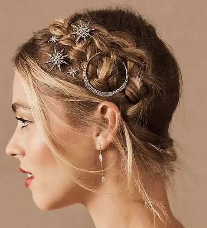 perfect for creating buns, braids, and updos in various hairstyles. Inspired by Cusuti's signature effortless style.
