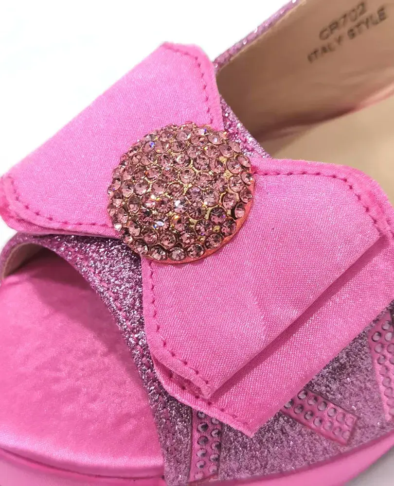 Striped platform wedge sandals with peep toe, PU upper (various color combinations), high wedge heel (5-8cm), buckle strap