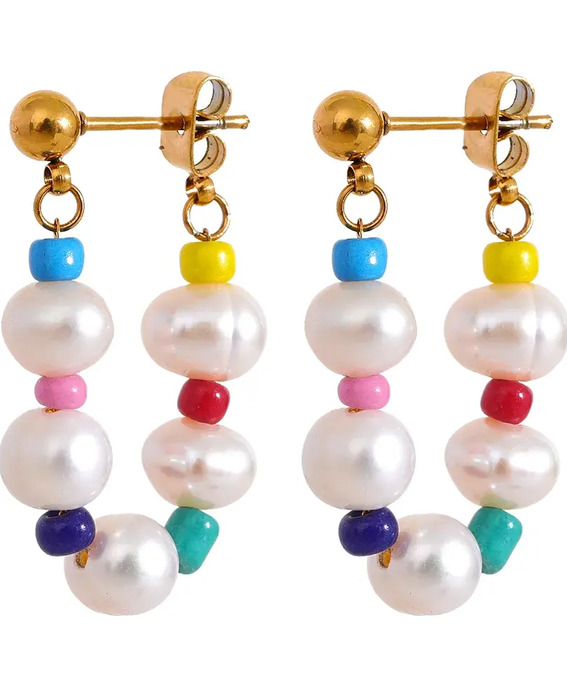 . Features a trendy geometric design with freshwater pearls, all encased in a gleaming gold-plated finish.
