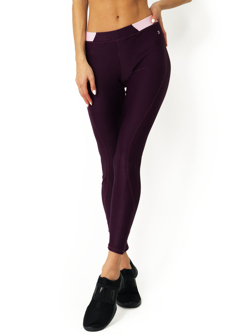 Savoy Active's Monroe set includes an activewear sports bra and legging.