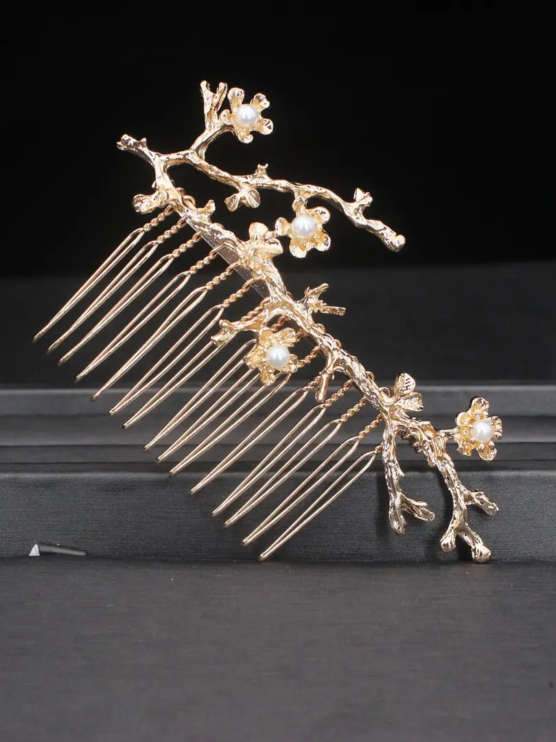 Classic round hair pins by Cusuti. Trendy hair pins for effortless updos and various hairstyles. Perfect gift for women.