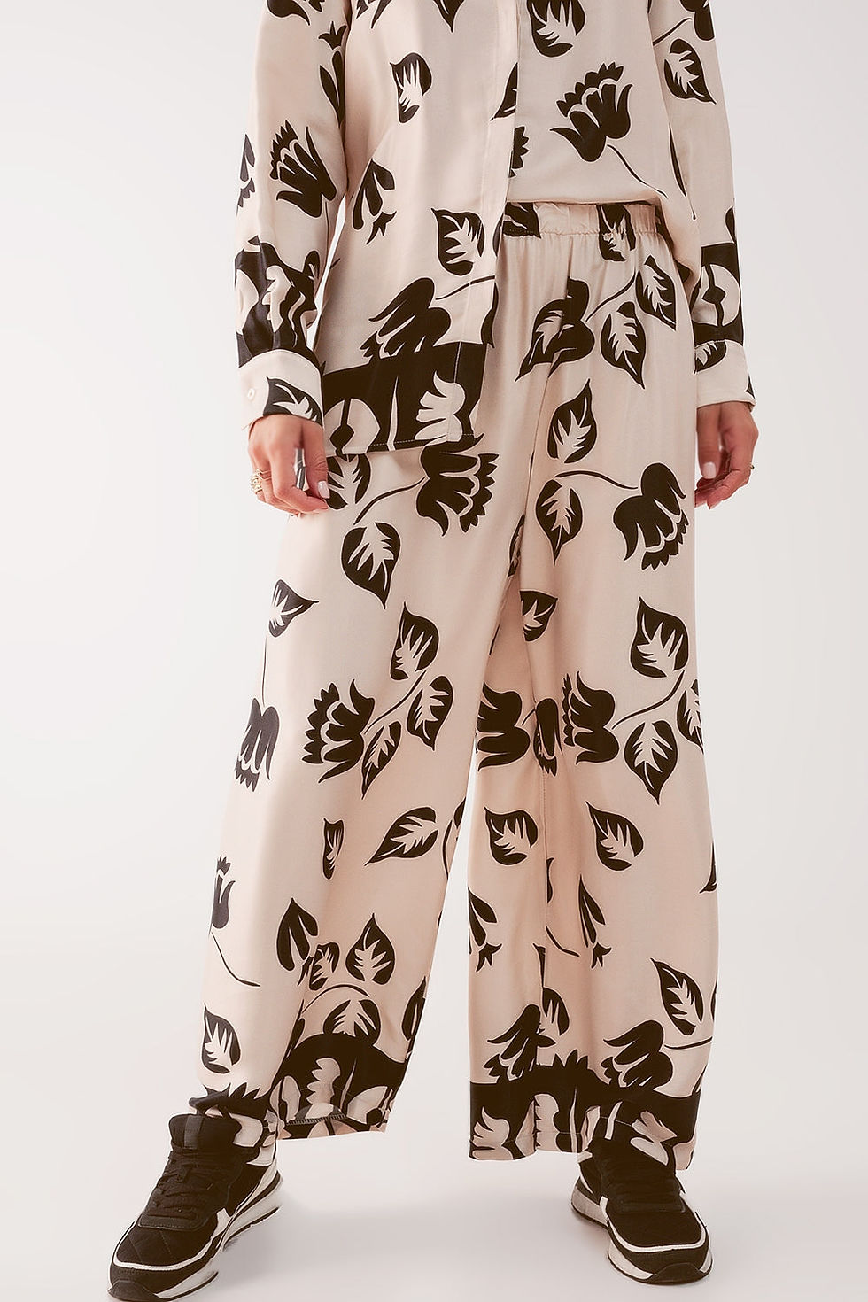 Thumbnail: Elasticated Super Wide Leg Pants in Creme