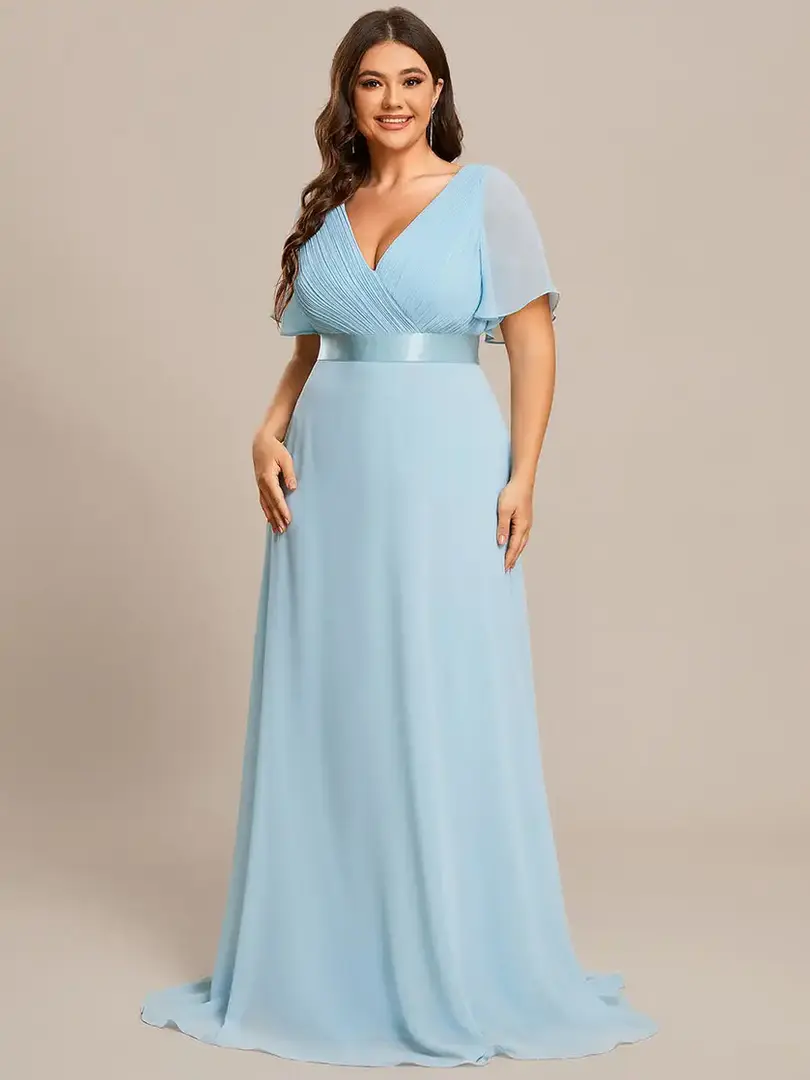 The dress has a simple silhouette and a floor-length skirt. Cusuti evening dress.