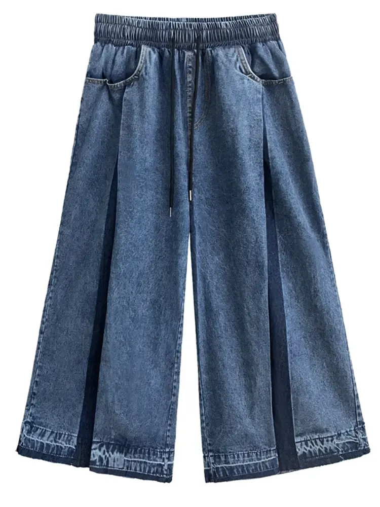 High-waisted with ankle length, pockets, and fake zippers. Made from a cotton blend with slight stretch for comfort. Relaxed
